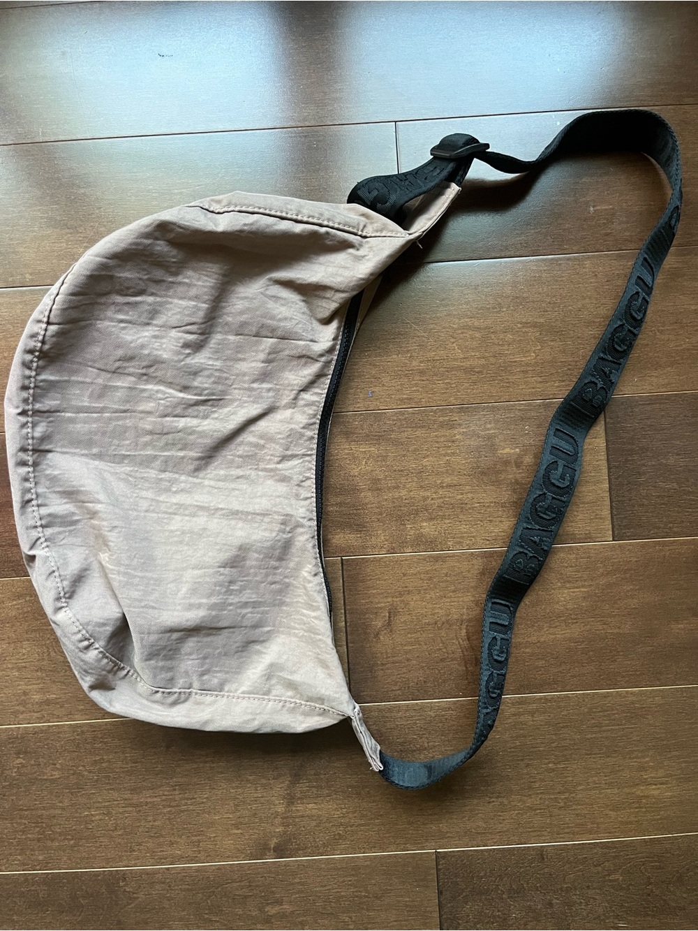 BAGGU Tan Sling Belt Bag with Black Branded Strap